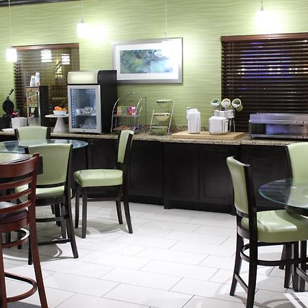 Horizon Inn & Suites Pearsall Bagian luar foto
