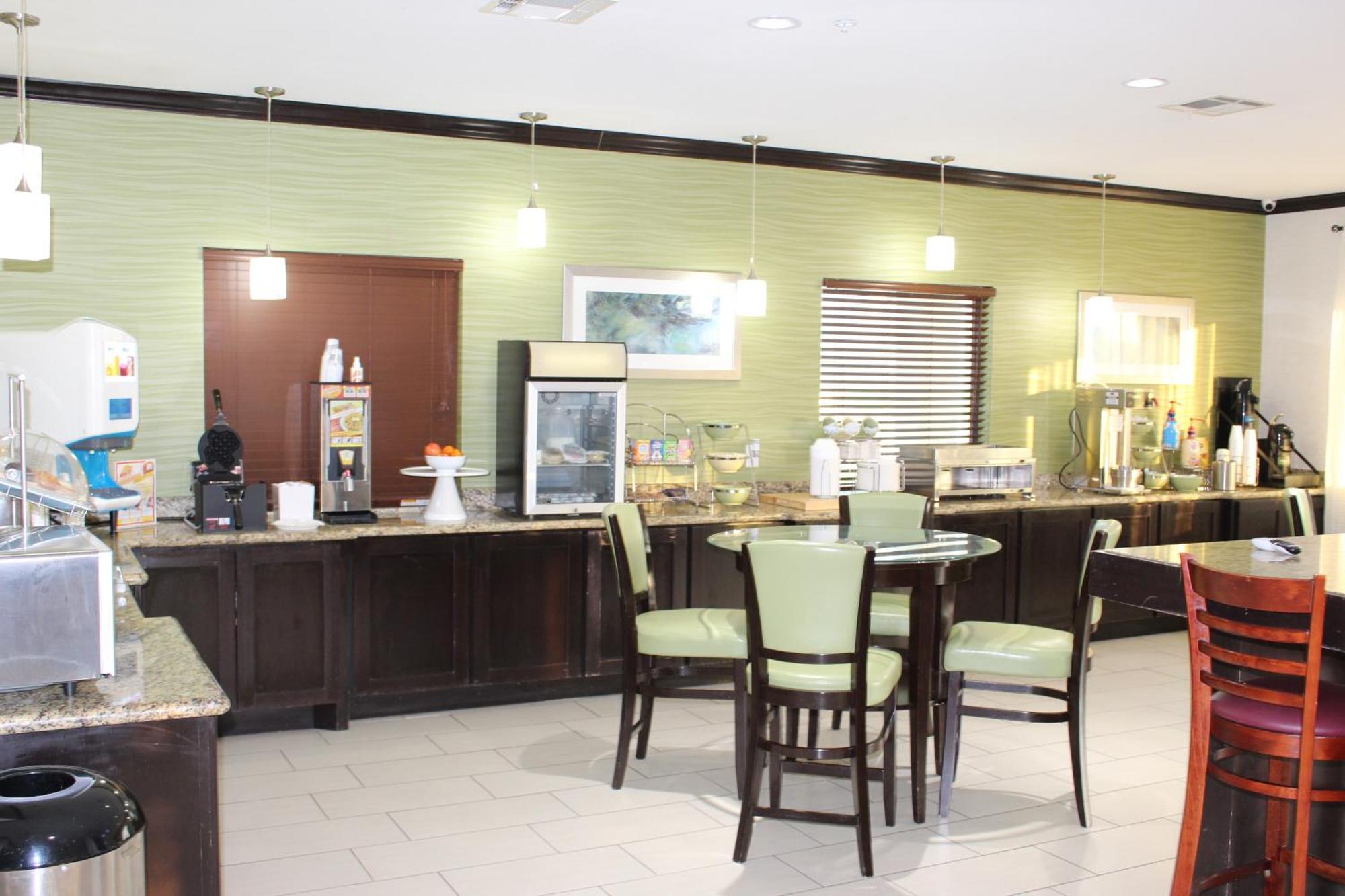 Horizon Inn & Suites Pearsall Bagian luar foto