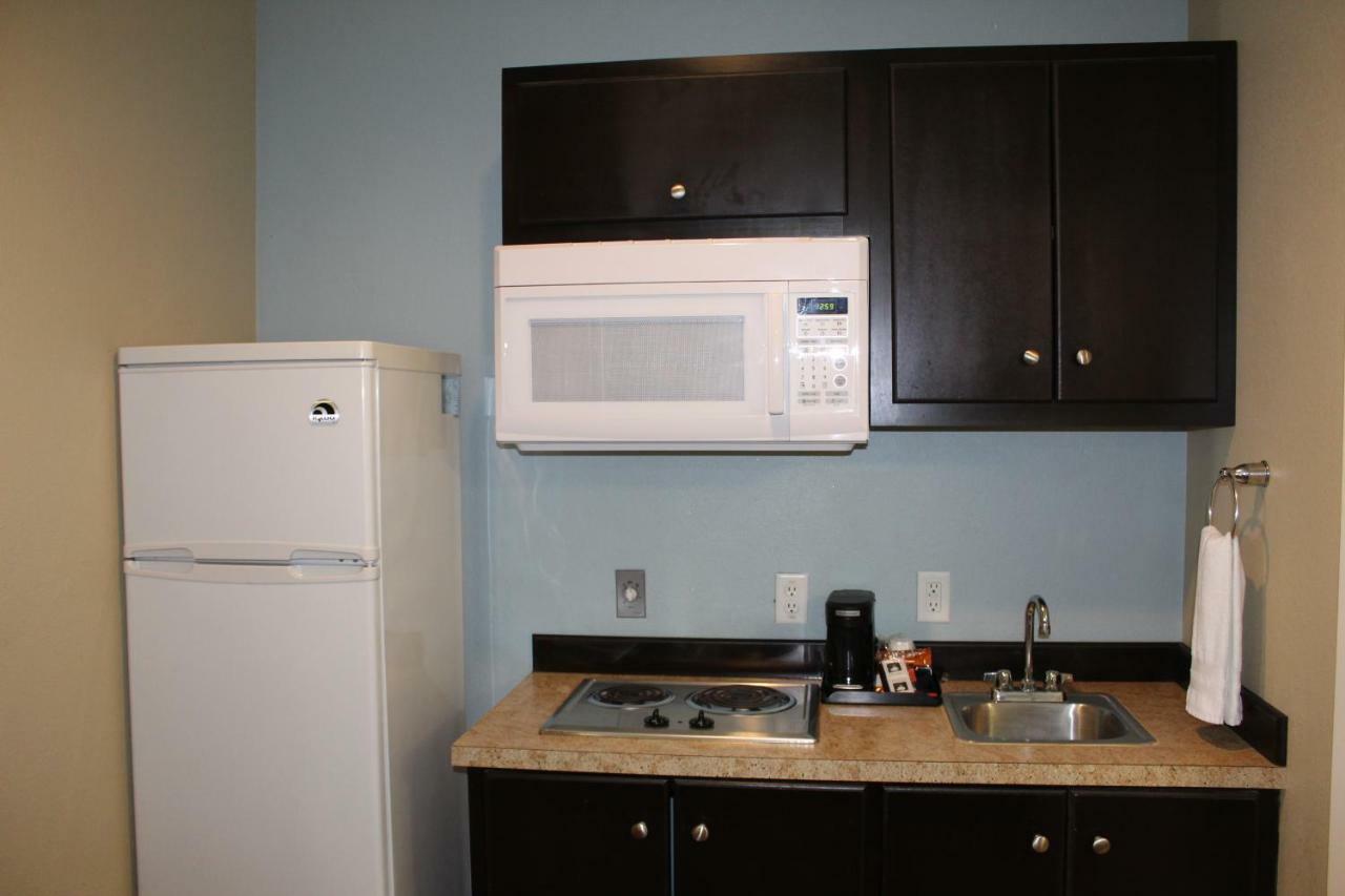Horizon Inn & Suites Pearsall Bagian luar foto