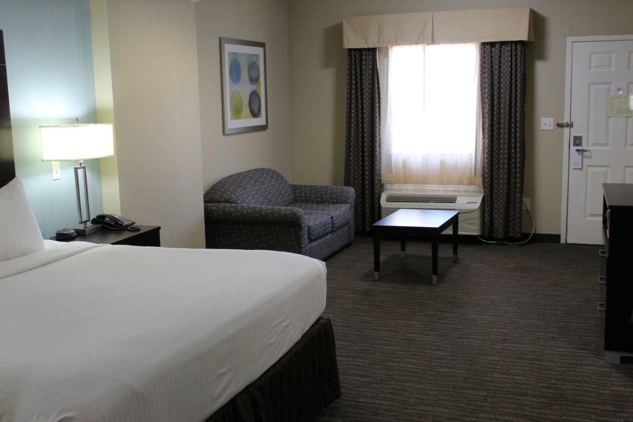 Horizon Inn & Suites Pearsall Bagian luar foto
