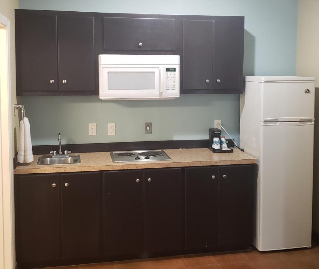 Horizon Inn & Suites Pearsall Bagian luar foto