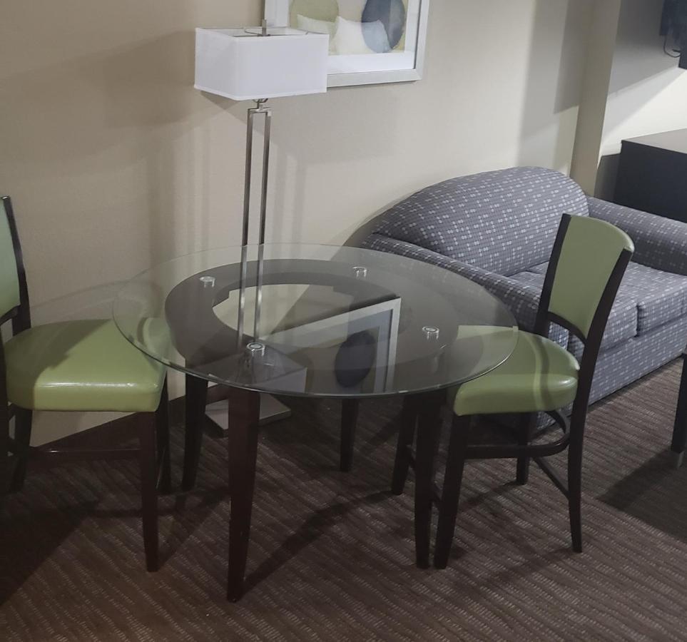 Horizon Inn & Suites Pearsall Bagian luar foto